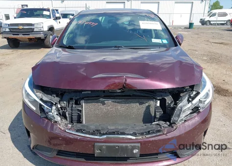 2018 Kia Forte Lx z USA, uszkodzony, nr VIN 3KPFK4A70JE169838